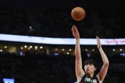 杨瀚森NBA首秀冷启动 2分1板暂时还在体系之外？